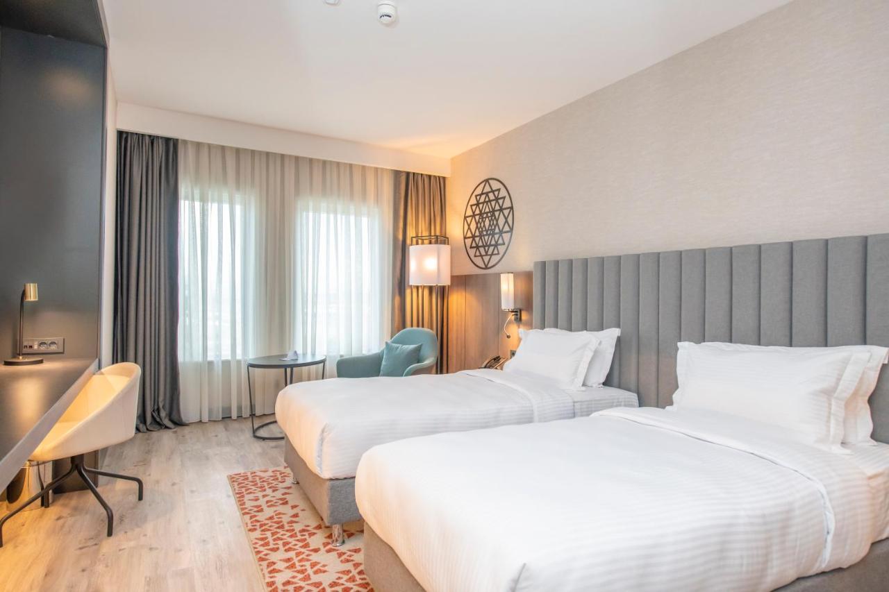 Crowne Plaza Ankara By Ihg Hotel Exterior photo