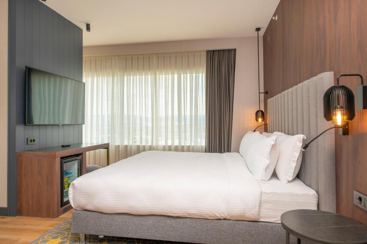 Crowne Plaza Ankara By Ihg Hotel Exterior photo