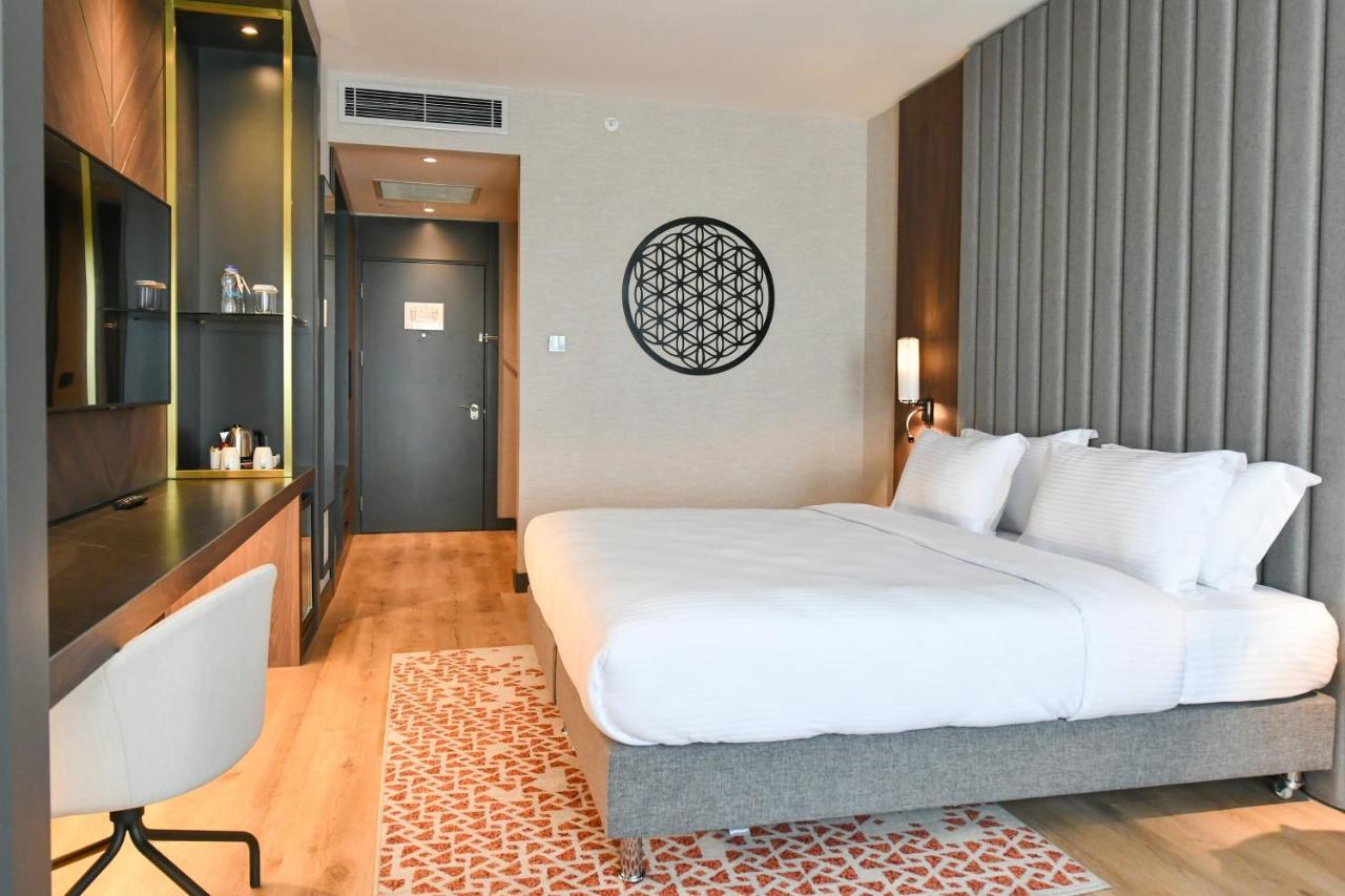 Crowne Plaza Ankara By Ihg Hotel Exterior photo